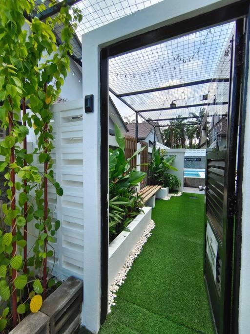 Rumah Aina Homestay Bukit Changgang Private Pool Kampong Melot 외부 사진