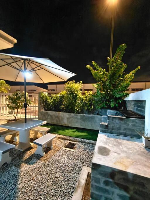 Rumah Aina Homestay Bukit Changgang Private Pool Kampong Melot 외부 사진