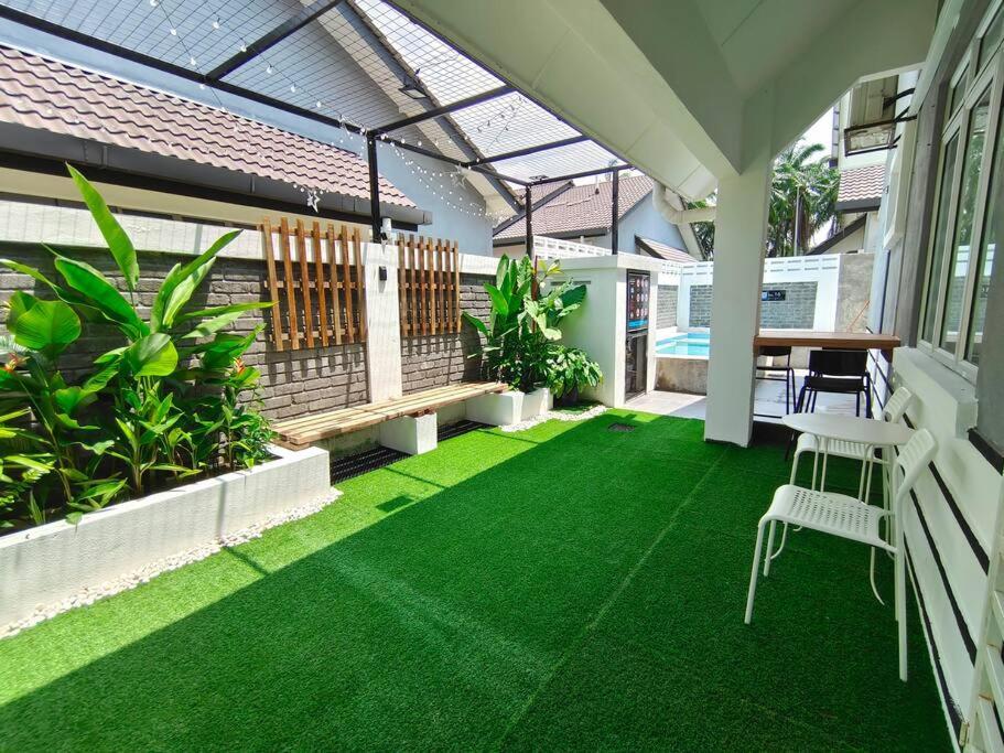 Rumah Aina Homestay Bukit Changgang Private Pool Kampong Melot 외부 사진